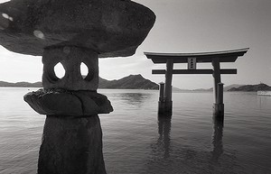 海岸沿い神社